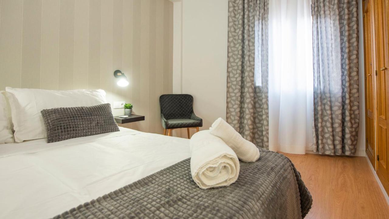 El Sueno De Carmelitas Con Parking Incluido - Apartamentos Aloha 托萊多 外观 照片